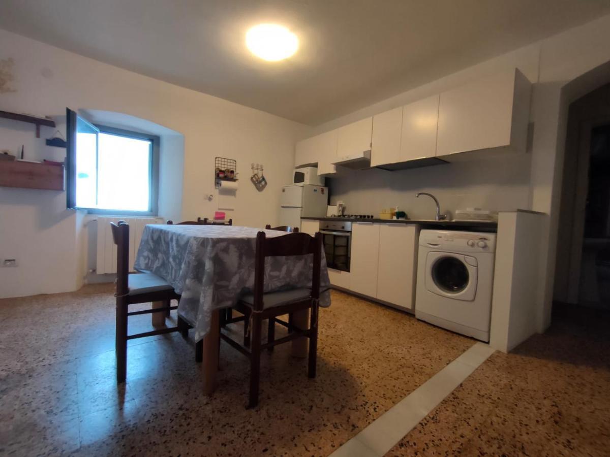 Appartamento A Fosdinovo Luaran gambar